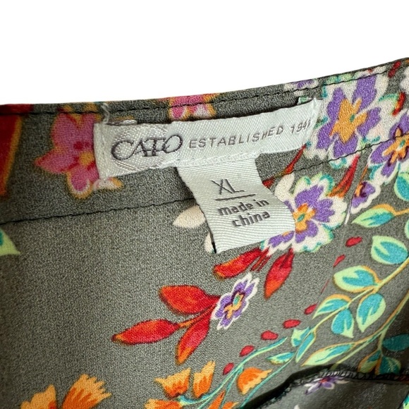 Cato Women's XL Floral V-Neck Blouse with Gold Zipper Detail Multicolor Flowy - Picture 4 of 8